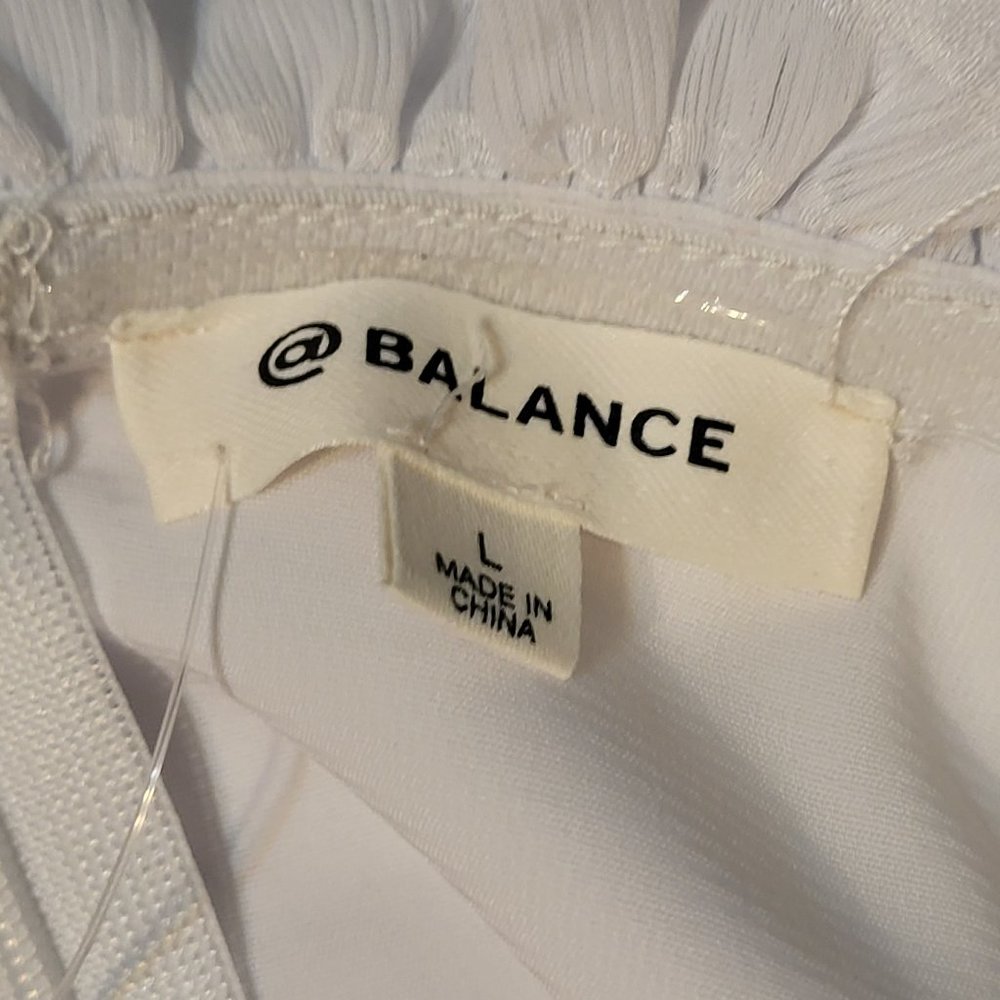 @Balance Lily Ruffle Romper - Picture 10 of 11